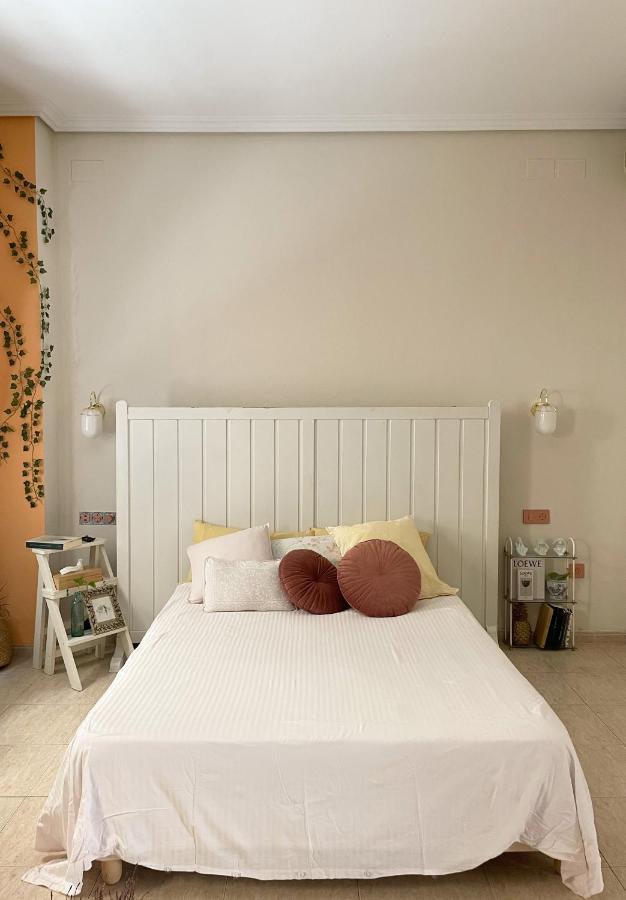 Serva La Bari Studio เซบีญา ภายนอก รูปภาพ